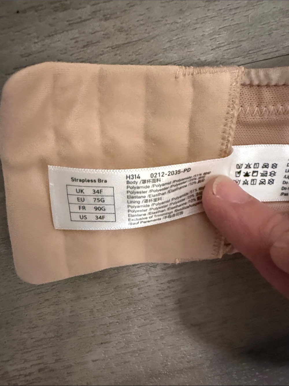 Seamless Strapless Bandeau Bra — Nude Peach - Picture 4 of 4